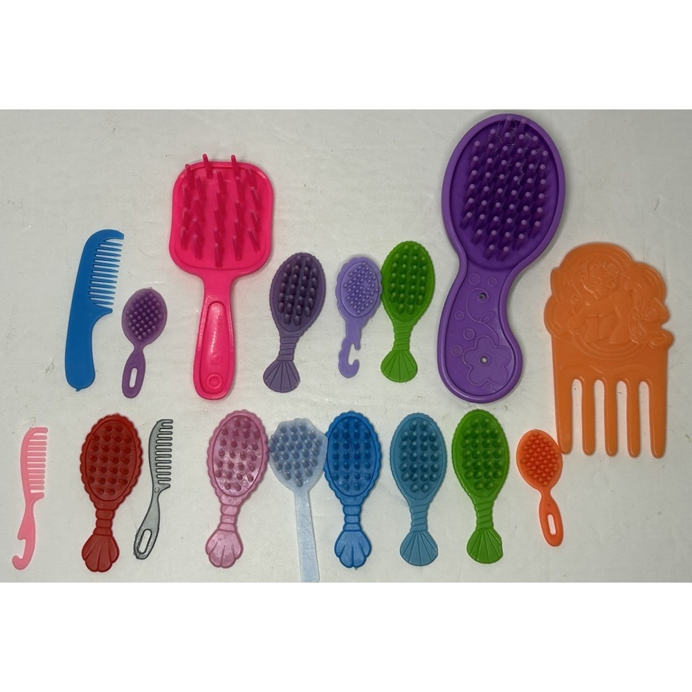 Doll Hair Brush‎ Lot of 18 Various Sizes Doll Hair Brushes